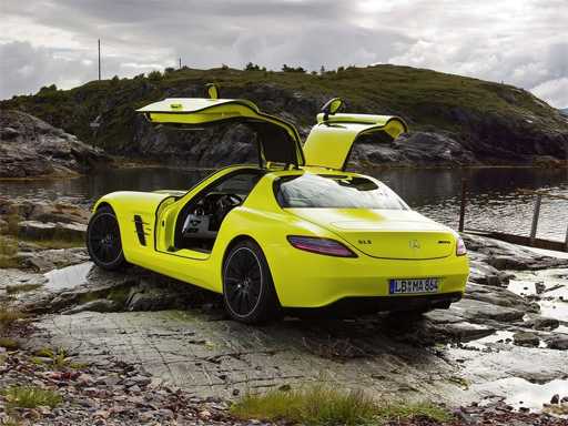 Mercedes-Benz SLS E-Cell Puzzle